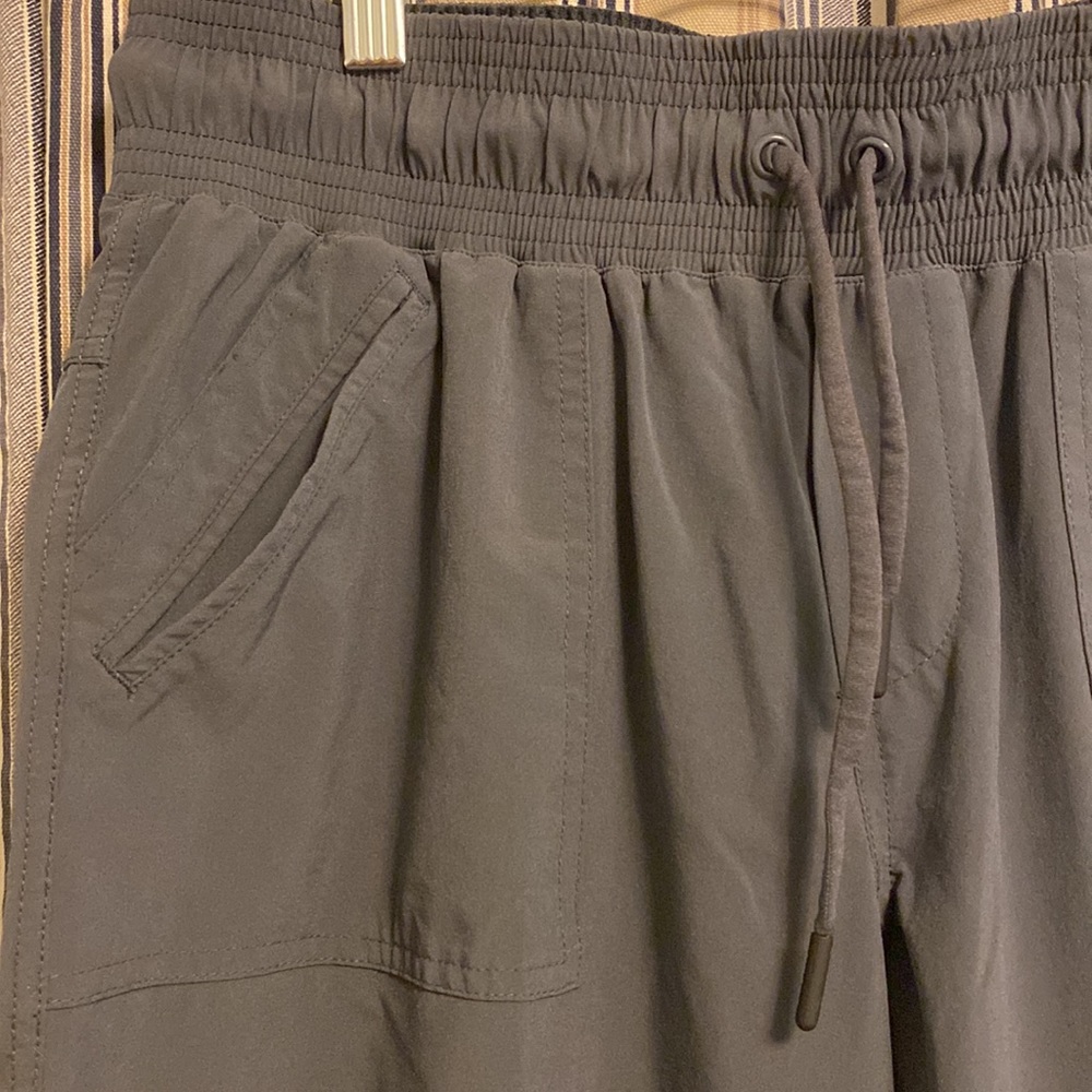 Prana Women’s capri pants - Picture 2 of 5